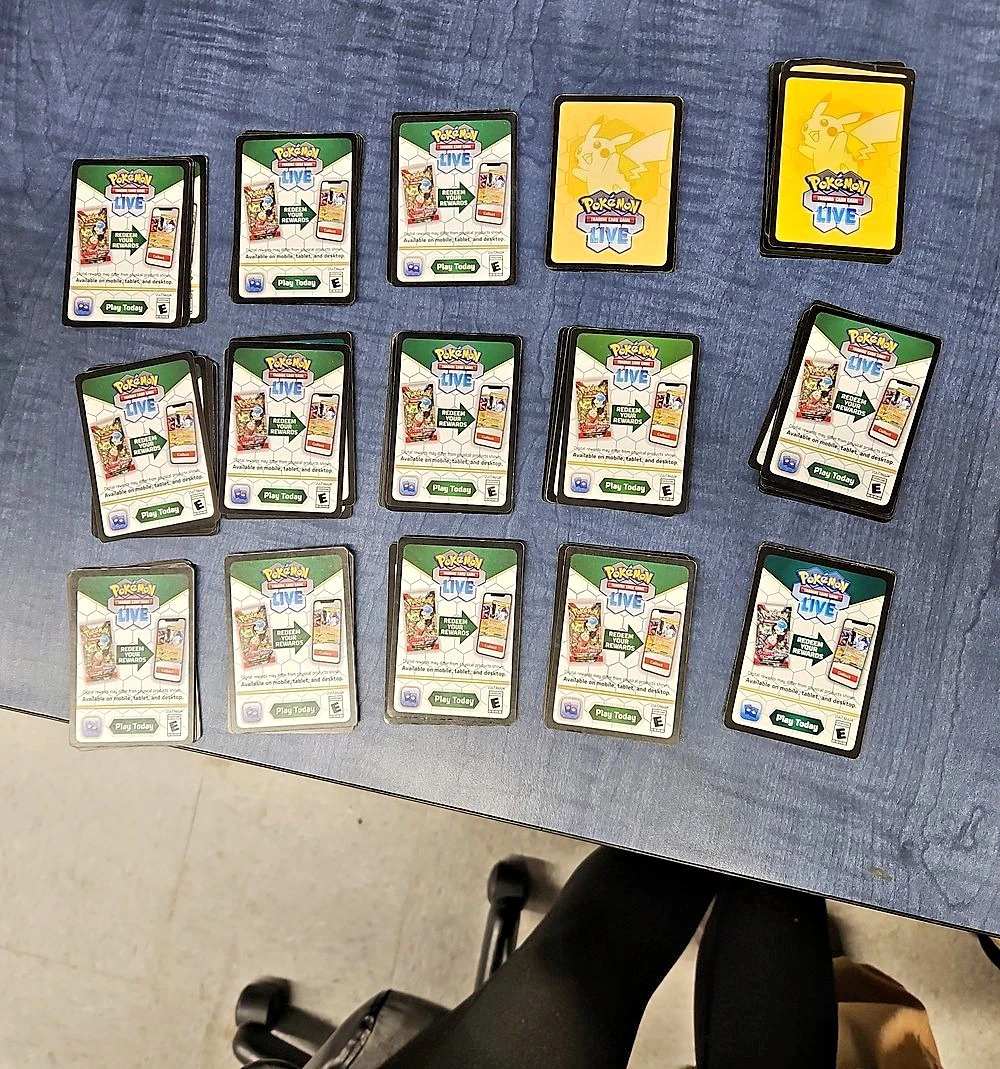 151Nintendo Pokémon Trading Card Game Live code cards Code Cards Green & Yellow